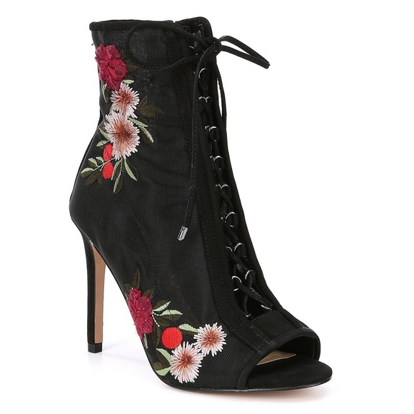 Gianni Bini Shoes - ❤️ NWT! Gorgeous Gianni Bini Janna Booties